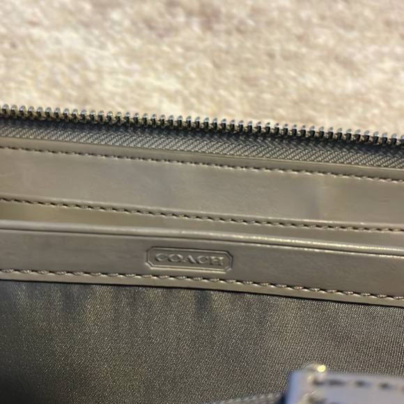 NWT COACH SIVER/GRAY CNB EX L TURN LOCK ACC ZIP # F50021 - Picture 8 of 11